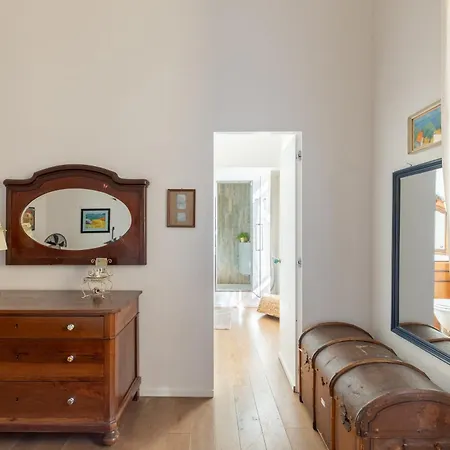 Iflat Trastevere Bright And Comfy 2 Bedroom Διαμέρισμα *