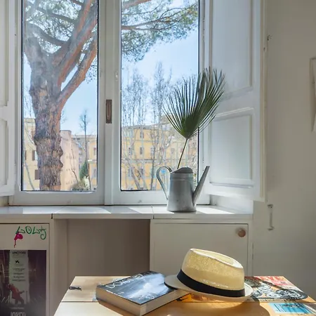 Iflat Trastevere Bright And Comfy 2 Bedroom شقة