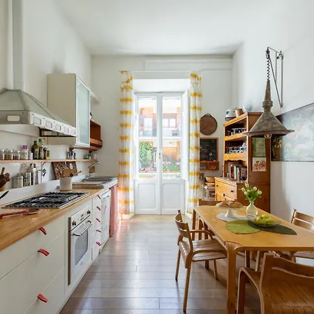 Iflat Trastevere Bright And Comfy 2 Bedroom روما